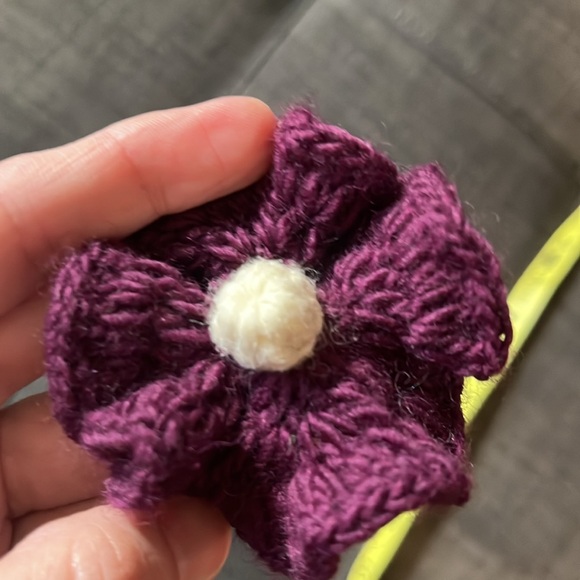 Purple Knit Flower Brooch - Picture 7 of 9